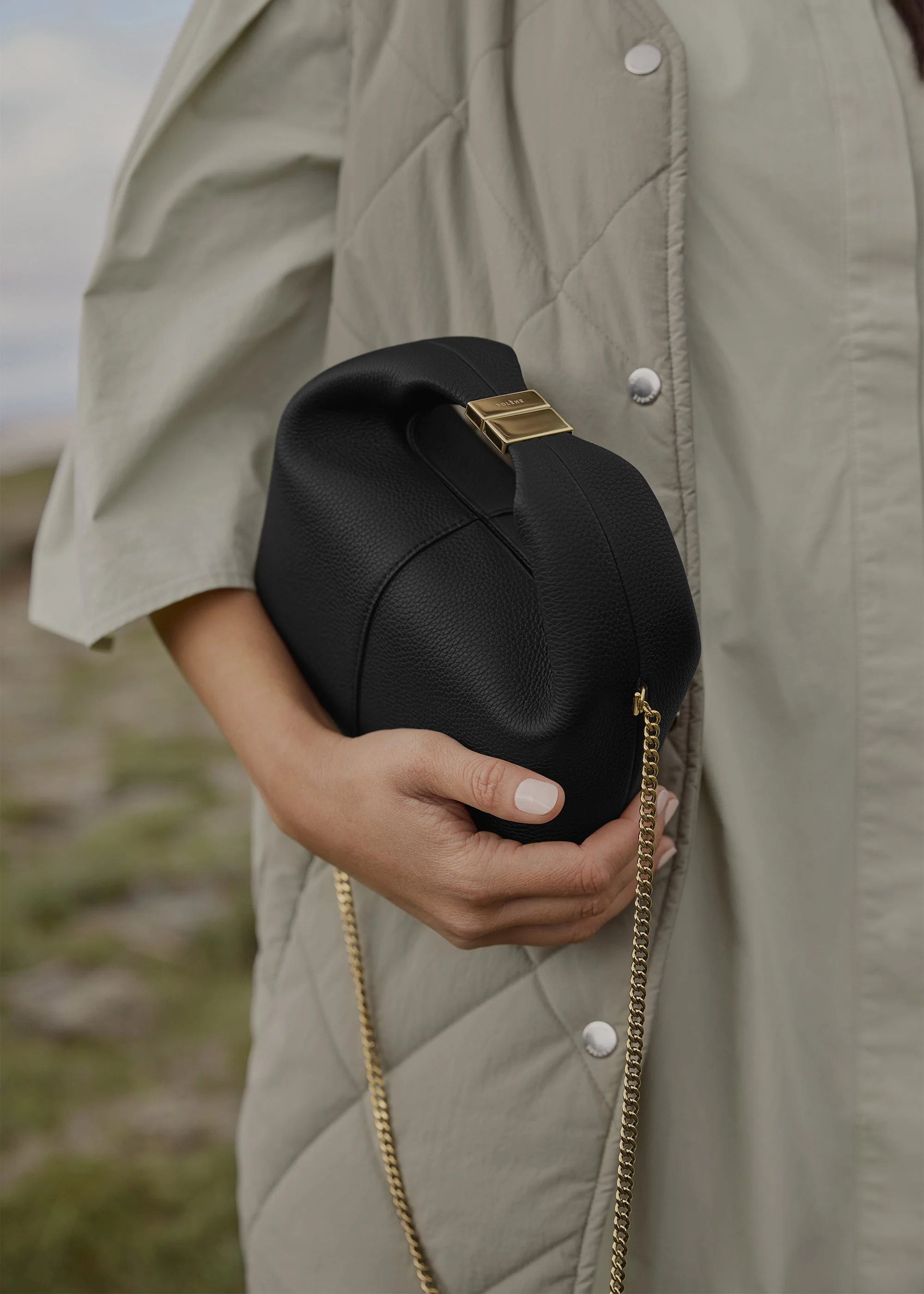 Béri Kette - Schwarz Genarbtes Leder - Image 3