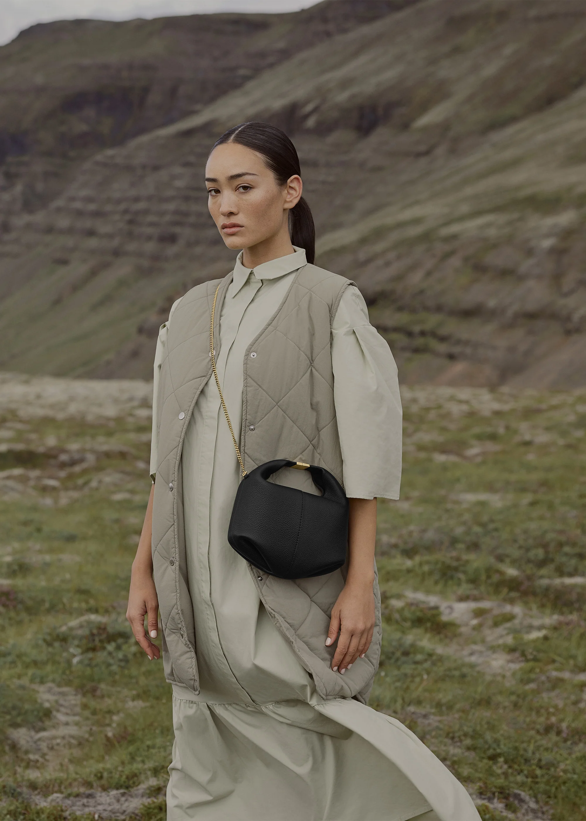 Béri Kette - Schwarz Genarbtes Leder - Image 4