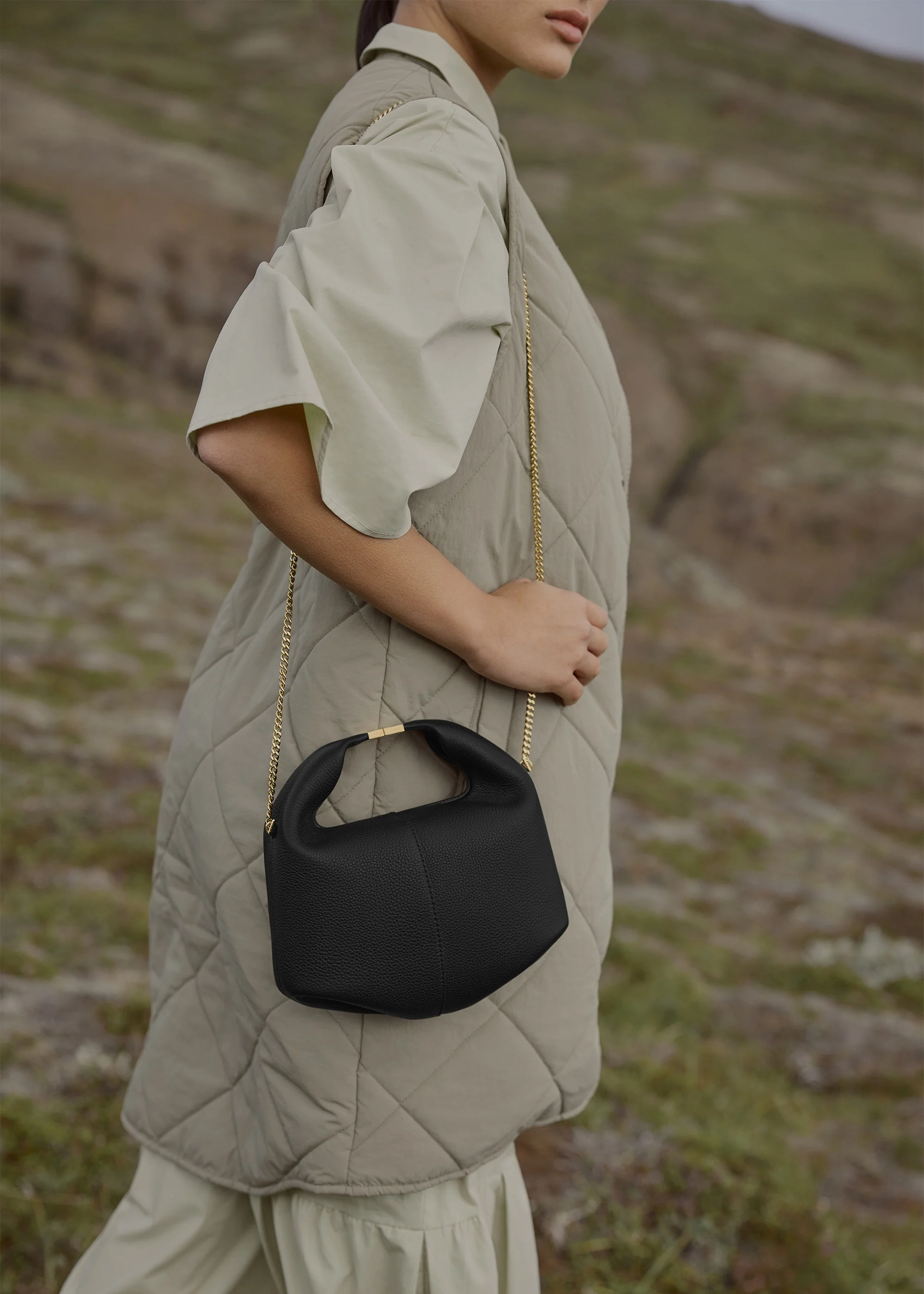 Béri Kette - Schwarz Genarbtes Leder - Image 5