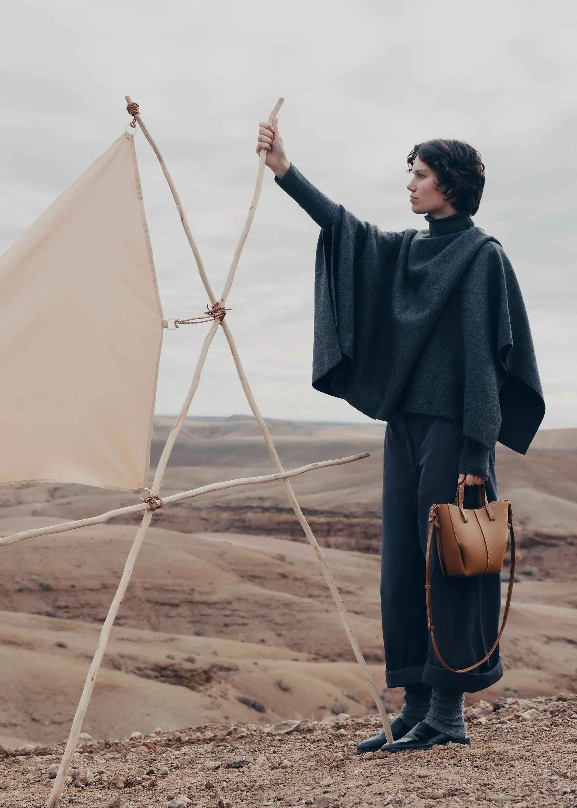 Cyme Tote Nano - Camel Genarbtes Leder - Image 2