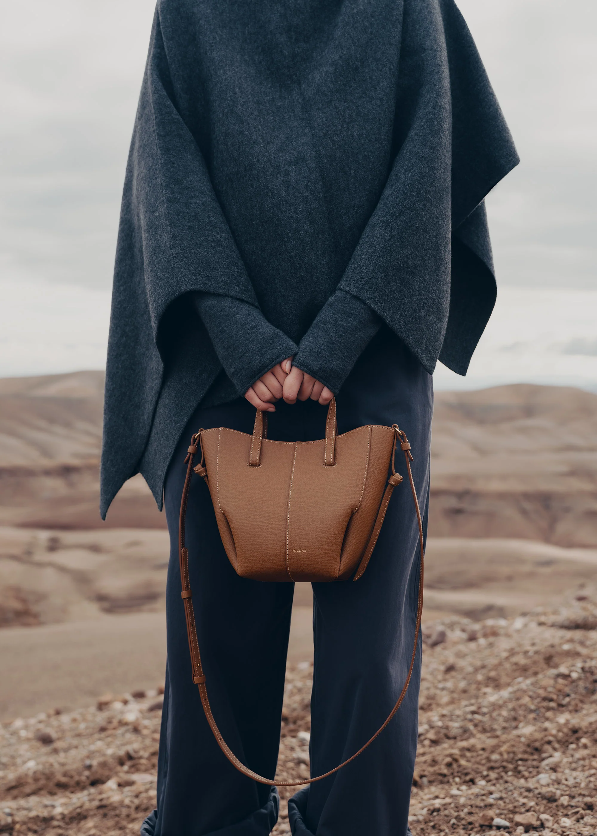 Cyme Tote Nano - Camel Genarbtes Leder - Image 3
