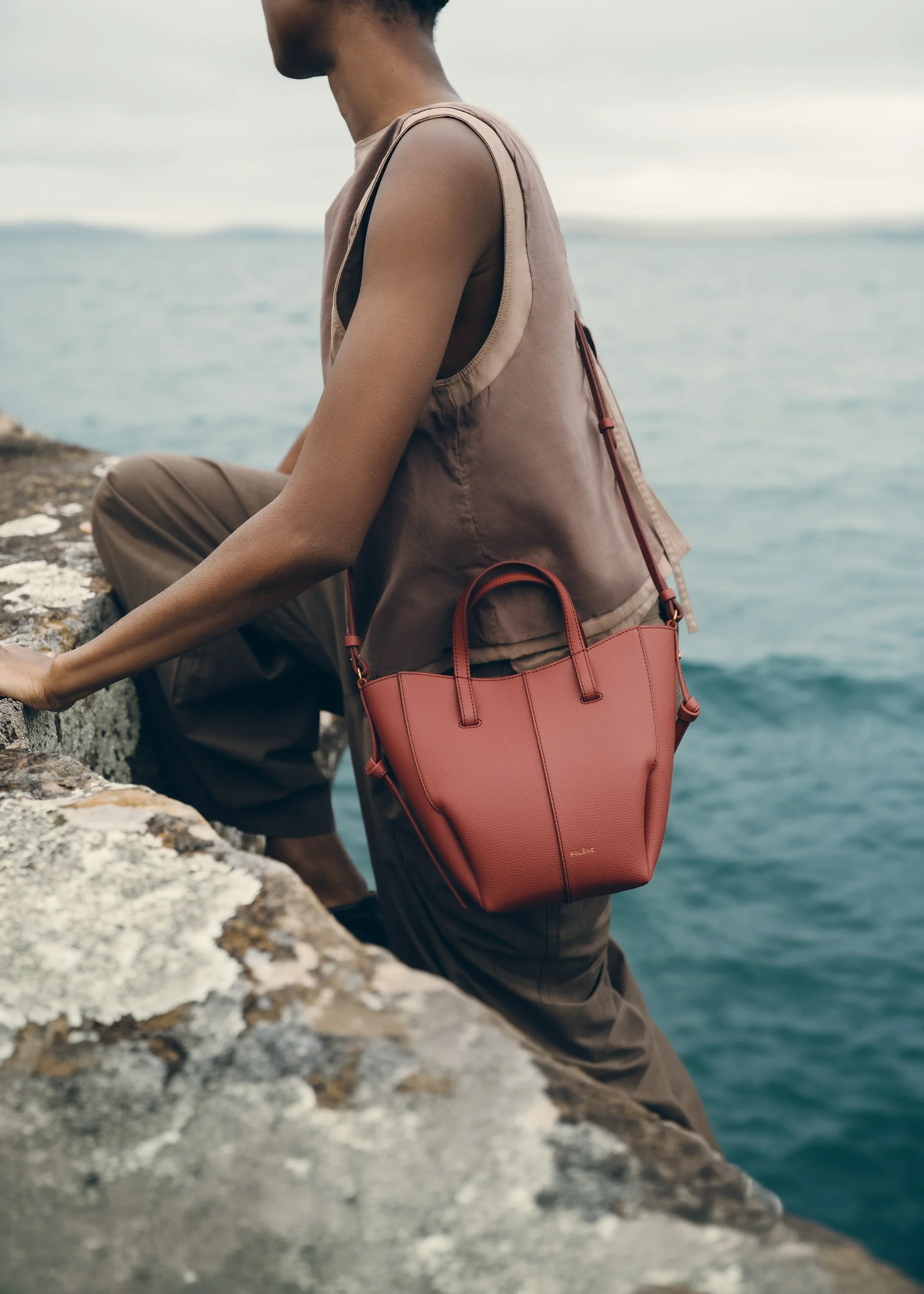 Cyme Tote Nano - Terracotta Genarbtes Leder - Image 3