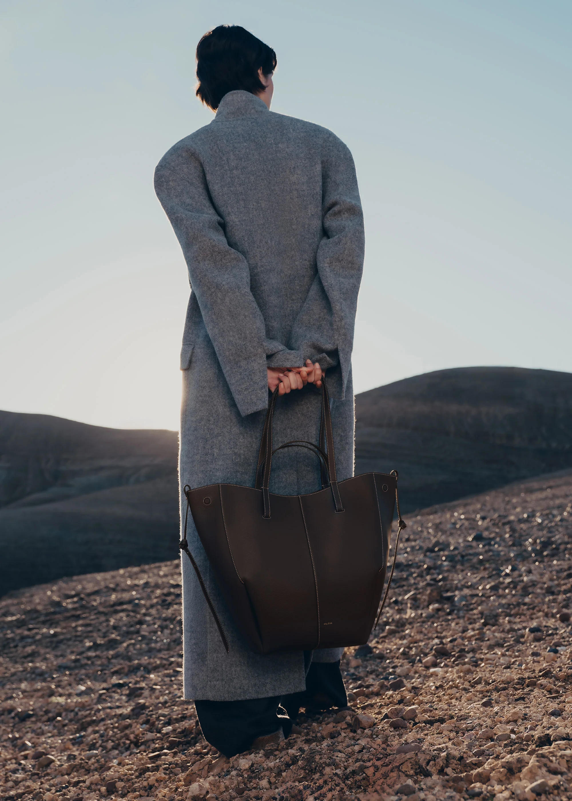 Cyme Tote - Ebenholz Genarbtes Leder - Image 4