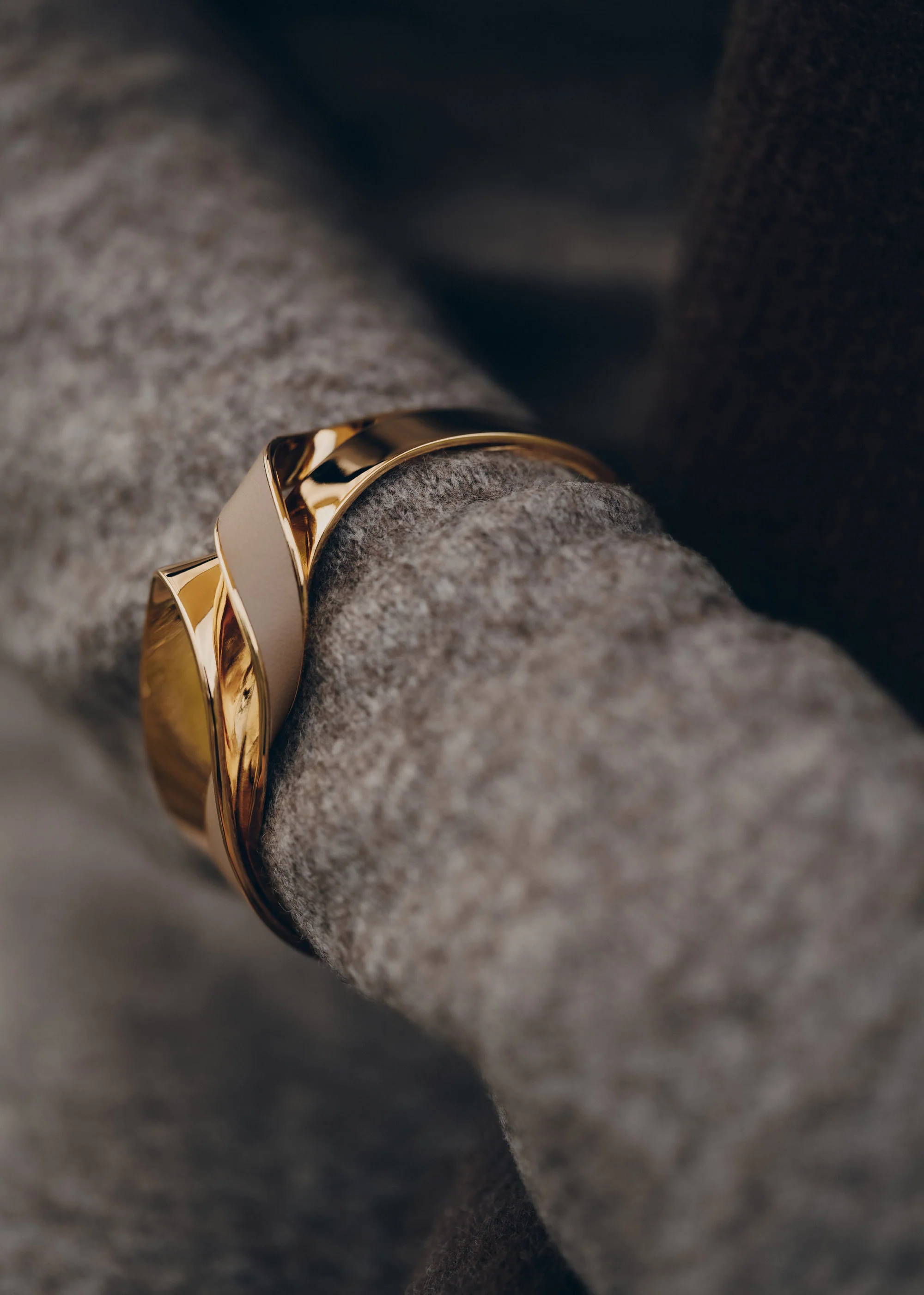 Armreif Éole - Leder Taupe - Image 3