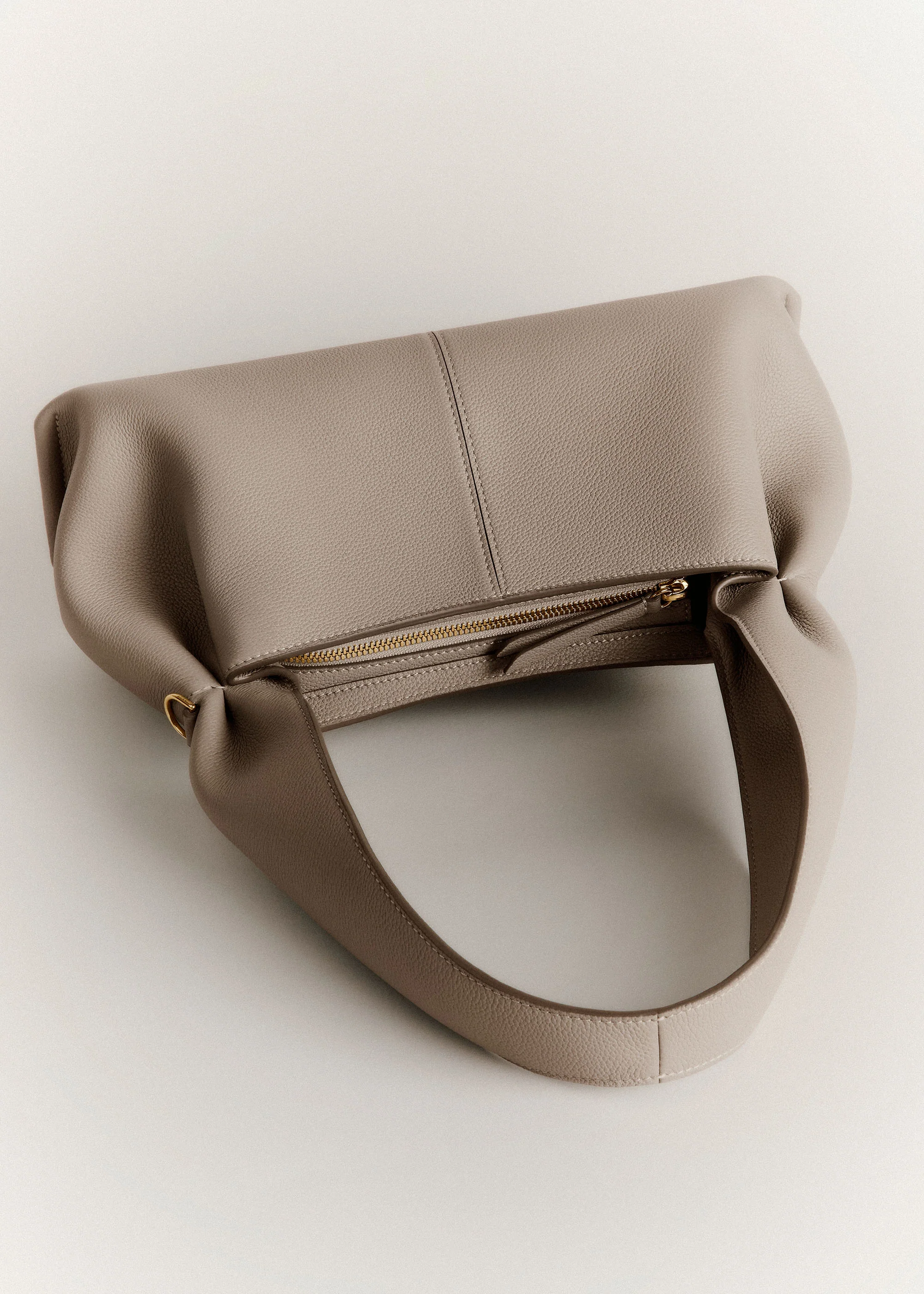 Numéro Neuf East West - Taupe Genarbtes Leder - Image 4