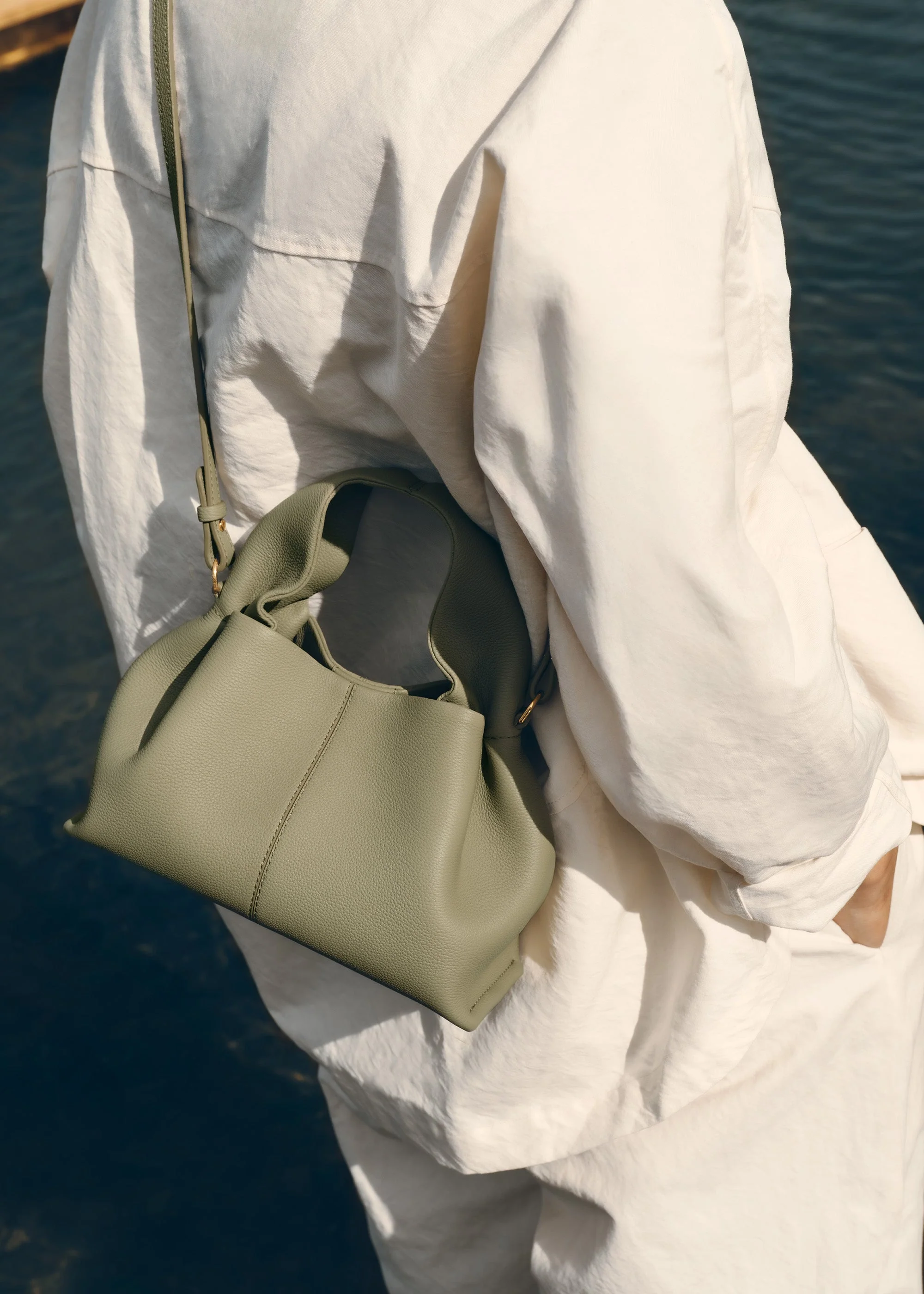 Numéro Neuf Mini - Lindgrün Genarbtes Leder - Image 3