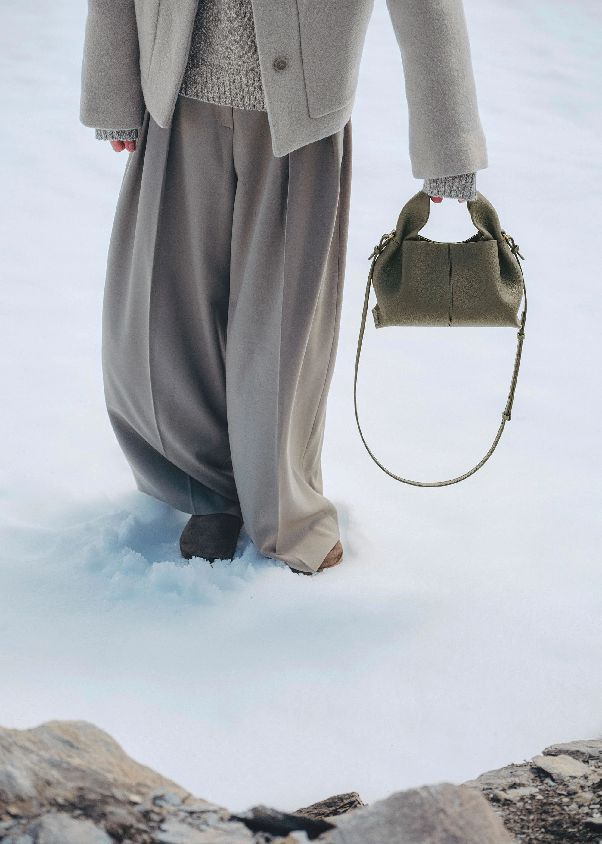 Numéro Neuf Mini - Rauchgrün Genarbtes Leder - Image 3