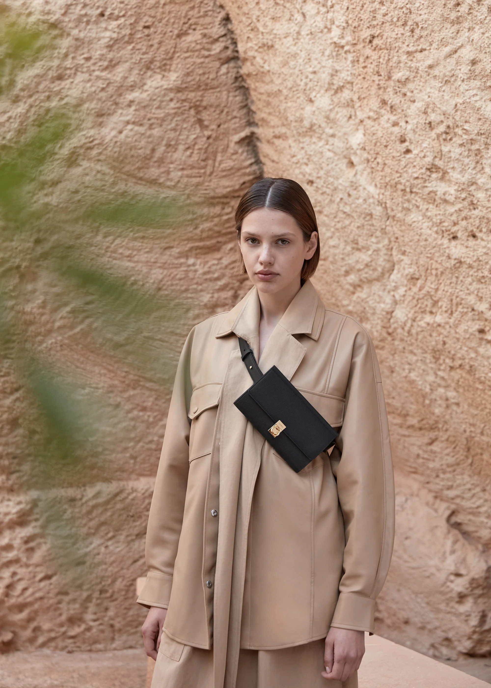 Numéro Sept Gürteltasche - Schwarzes Genarbtes Leder - Image 2